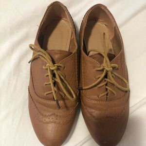 Women’s size 8 oxfords